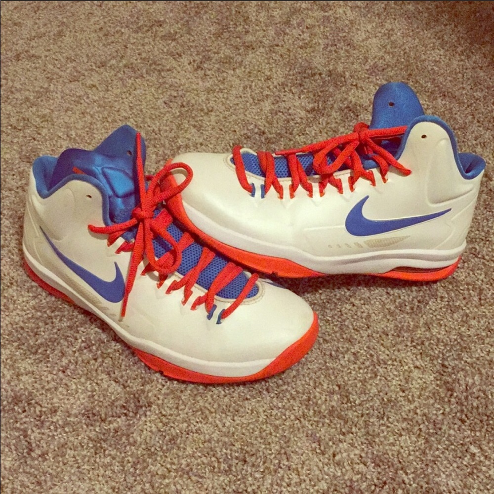 Nearly new Kevin Durant basketball shoes